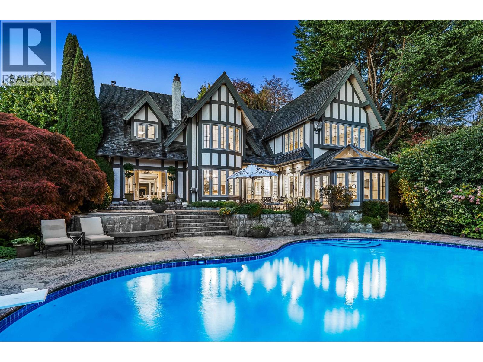 2716 W 49TH AVENUE, Vancouver, British Columbia