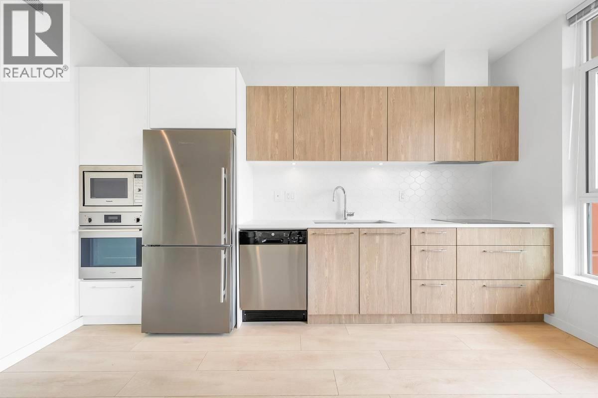 806 691 North Road Road, Coquitlam, British Columbia  V3J 0H9 - Photo 2 - R3063212