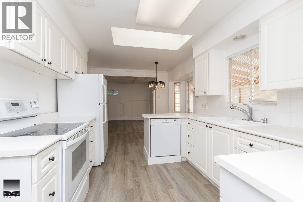 6668 Napier Street, Burnaby, British Columbia  V5B 2C3 - Photo 6 - R3063213