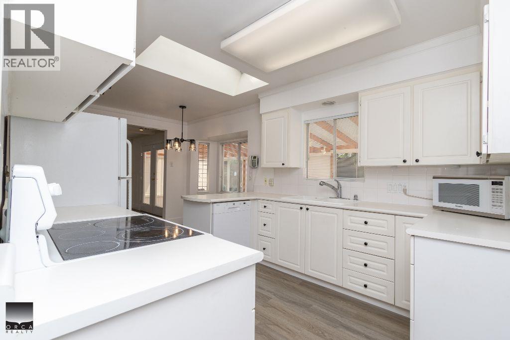 6668 Napier Street, Burnaby, British Columbia  V5B 2C3 - Photo 7 - R3063213