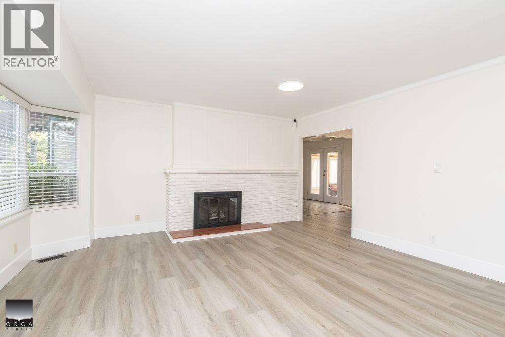 6668 Napier Street, Burnaby, British Columbia  V5B 2C3 - Photo 2 - R3063213