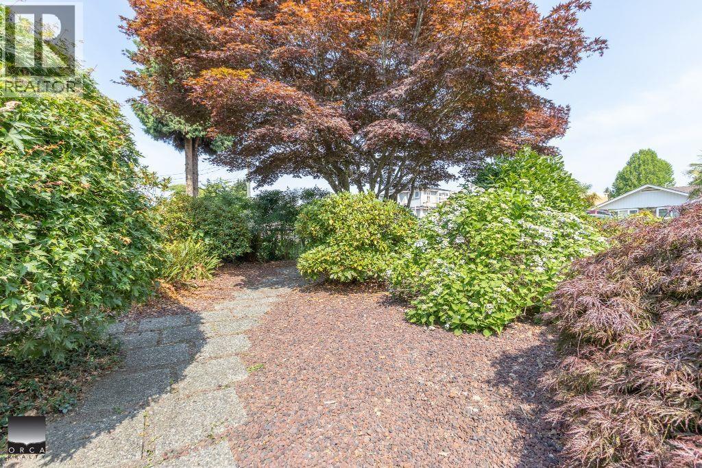 6668 Napier Street, Burnaby, British Columbia  V5B 2C3 - Photo 30 - R3063213