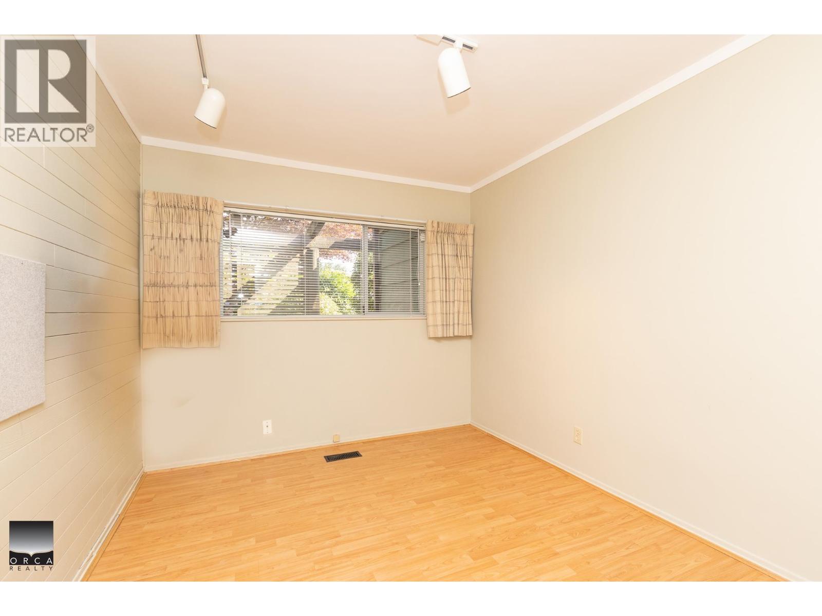 6668 Napier Street, Burnaby, British Columbia  V5B 2C3 - Photo 10 - R3063213