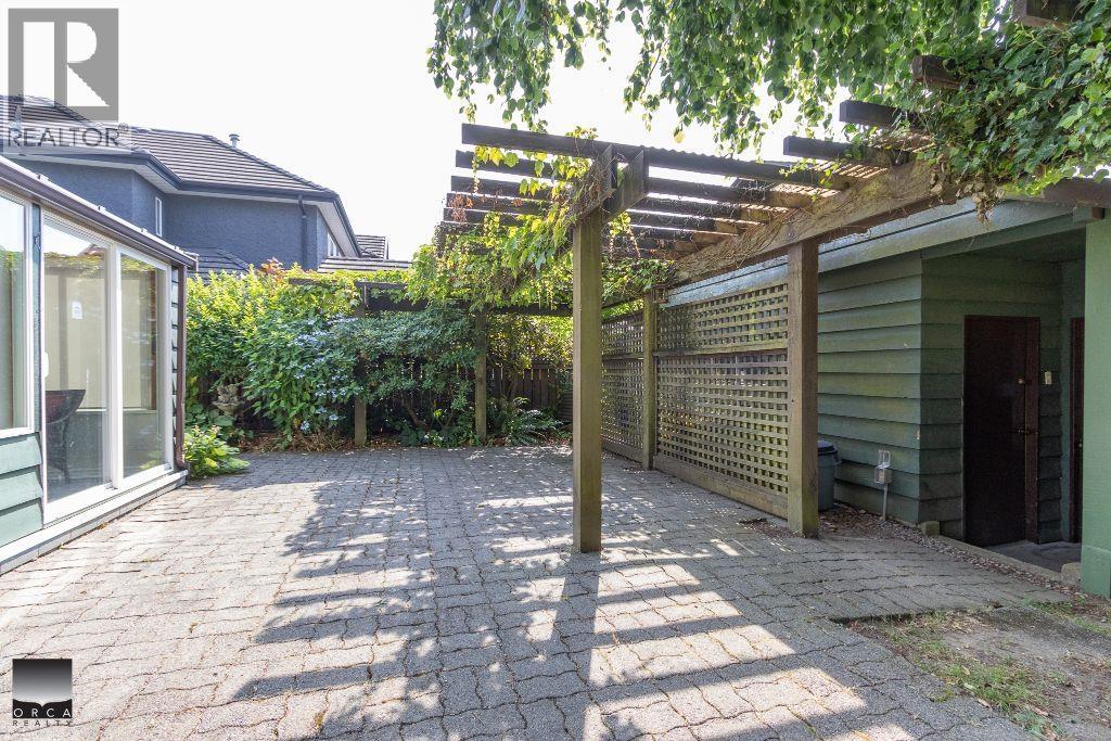 6668 Napier Street, Burnaby, British Columbia  V5B 2C3 - Photo 28 - R3063213