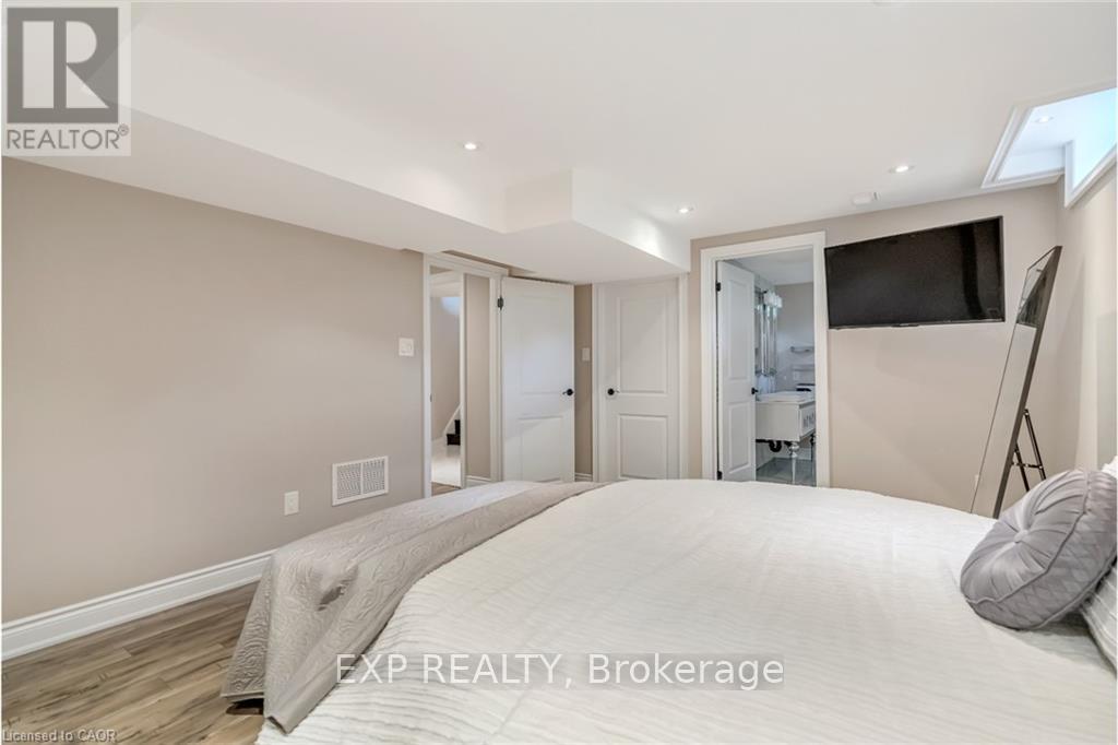 96 Kenpark Avenue, Brampton, Ontario  L6Z 3K4 - Photo 39 - W12489756