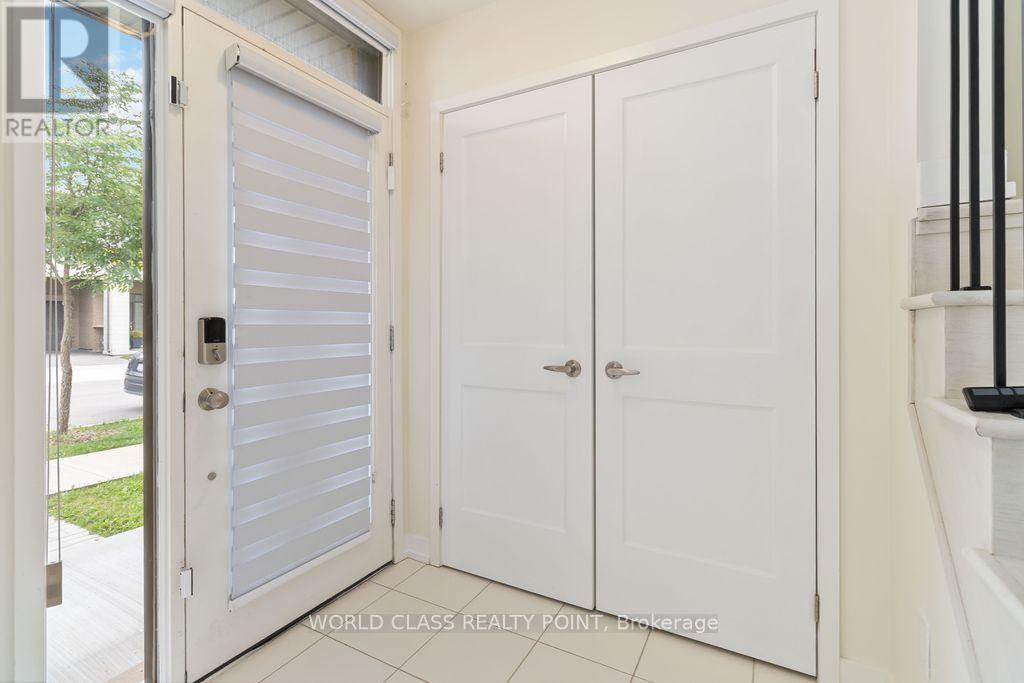 3192 Mintwood Circle, Oakville, Ontario  L6H 0P1 - Photo 4 - W12489782