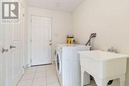 3192 Mintwood Circle, Oakville, Ontario  L6H 0P1 - Photo 7 - W12489782