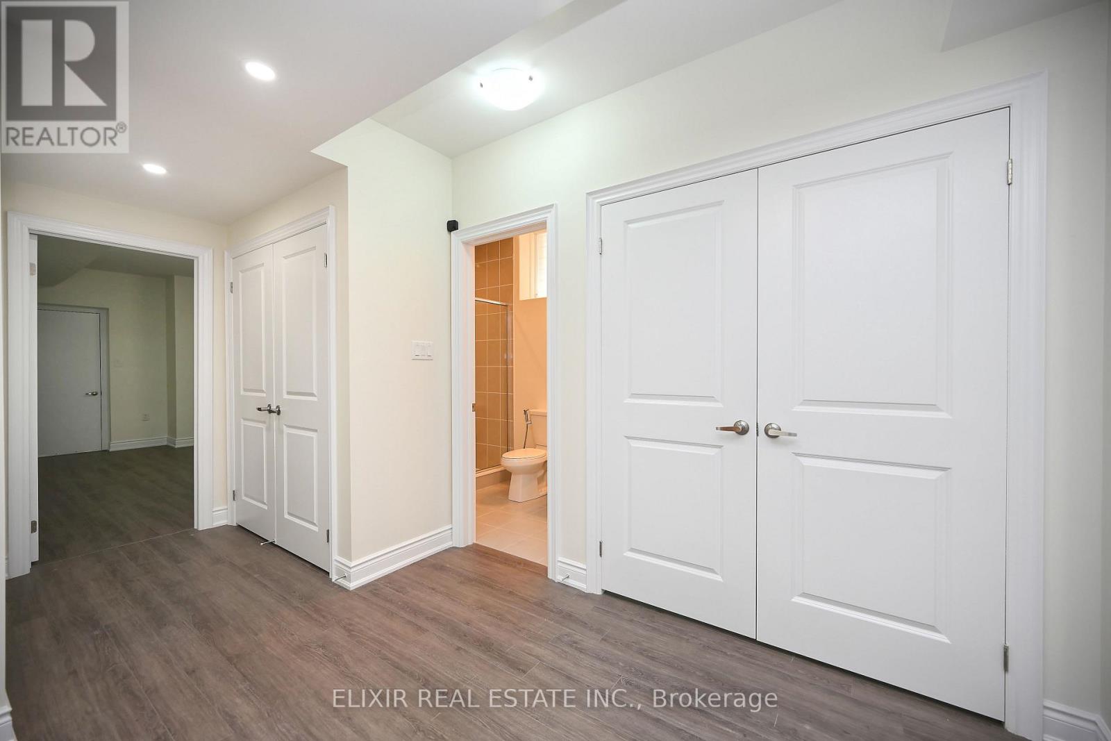 46 Mevira Gardens, Oakville, Ontario  L6H 0Z6 - Photo 13 - W12489802