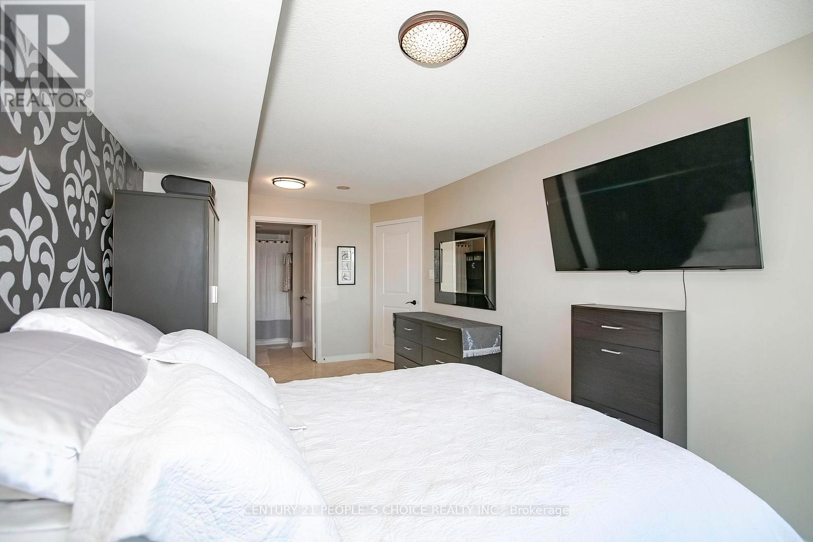 1512 - 9 George Street, Brampton, Ontario  L6X 0T6 - Photo 19 - W12489842