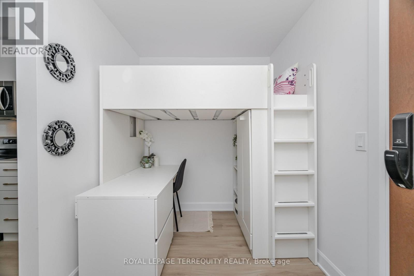 515 - 3240 William Coltson Avenue, Oakville, Ontario  L6H 8C8 - Photo 8 - W12489844