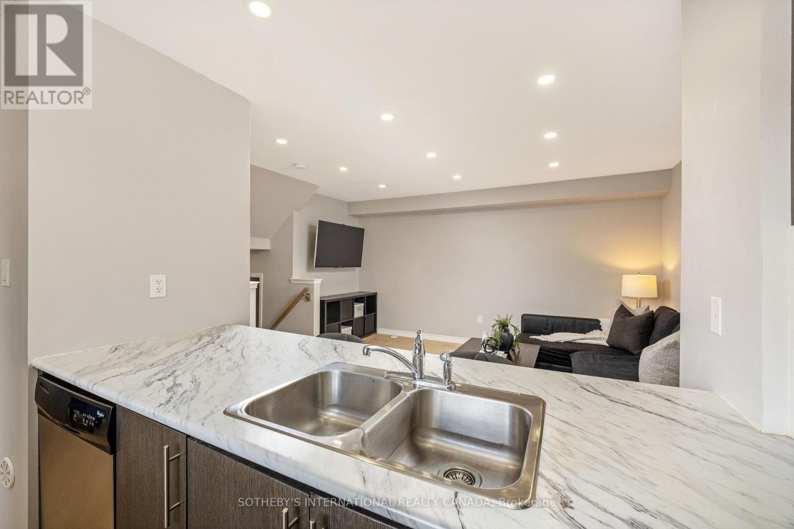 1619 Gainer Crescent, Milton, Ontario  L9T 8X9 - Photo 16 - W12489856