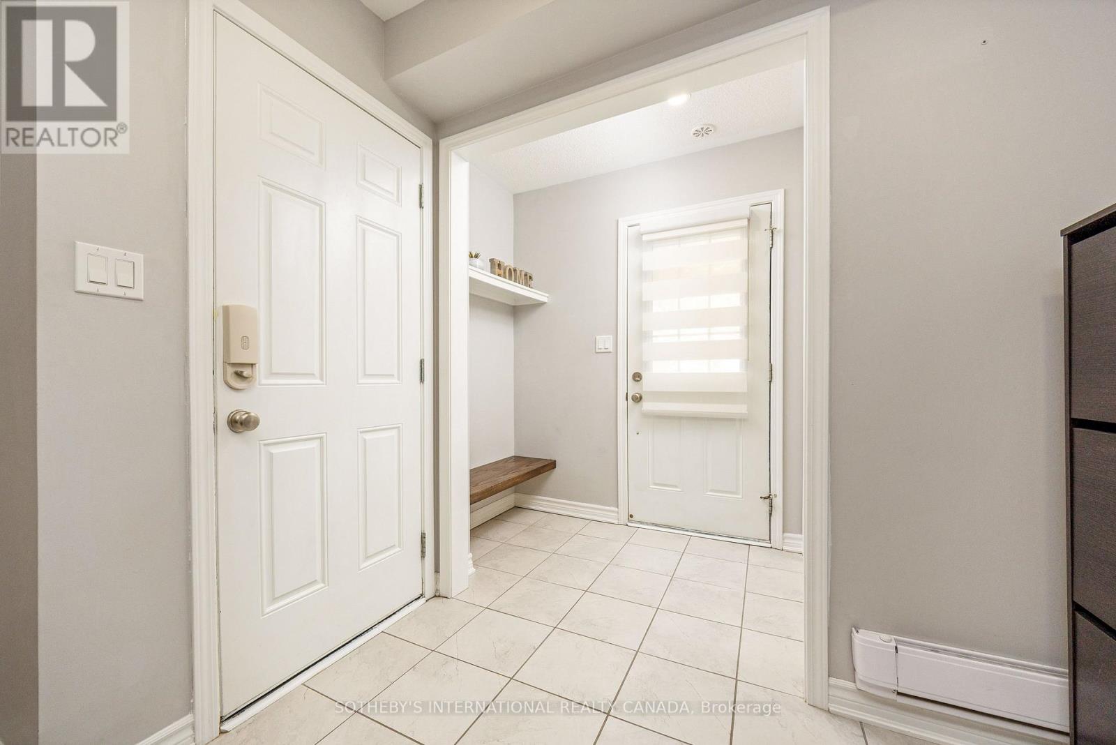 1619 Gainer Crescent, Milton, Ontario  L9T 8X9 - Photo 5 - W12489856