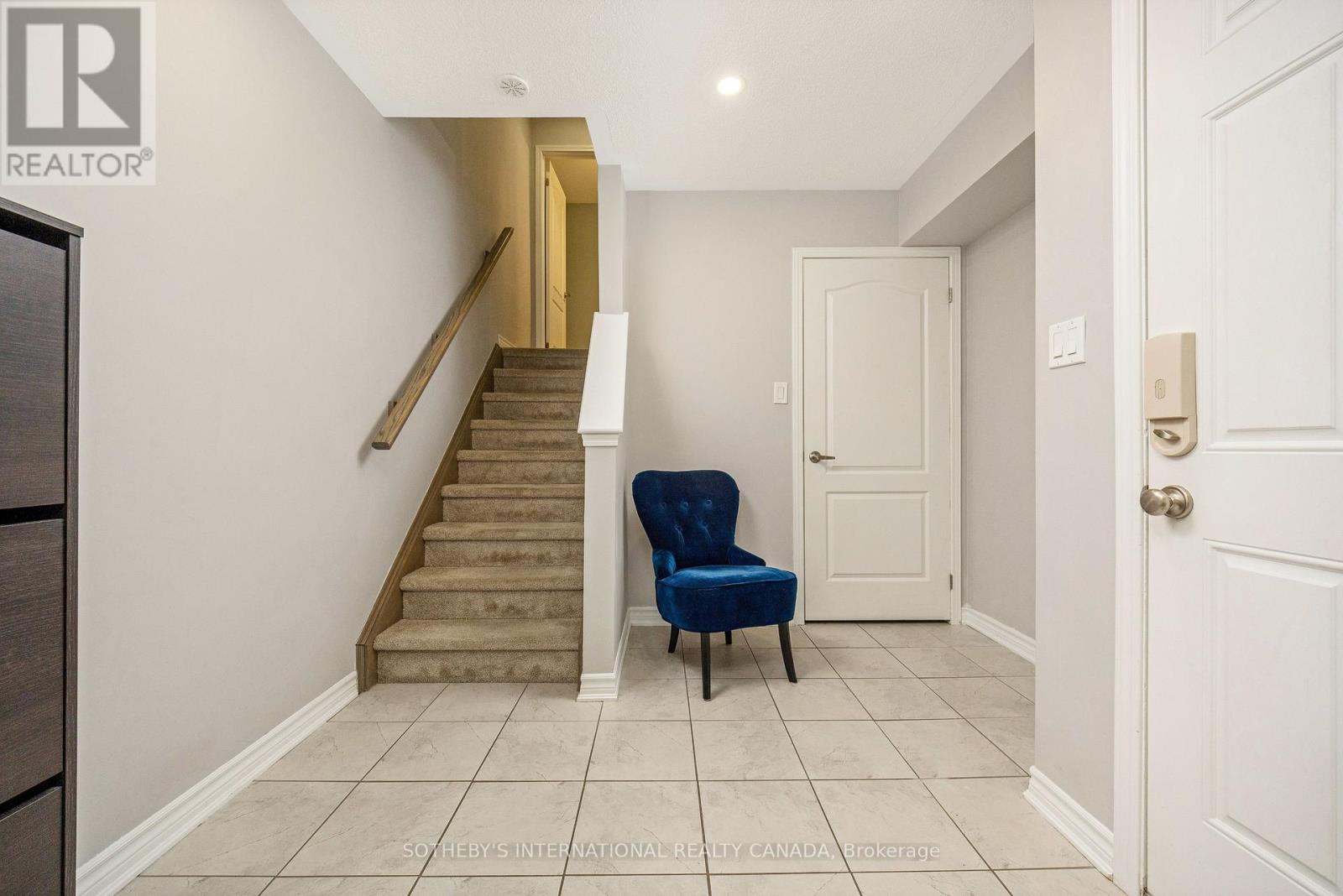 1619 Gainer Crescent, Milton, Ontario  L9T 8X9 - Photo 6 - W12489856