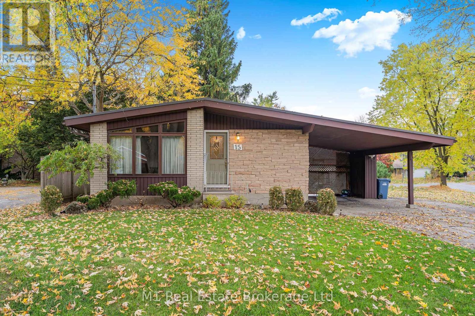 15 WOODYCREST DRIVE, Guelph, Ontario