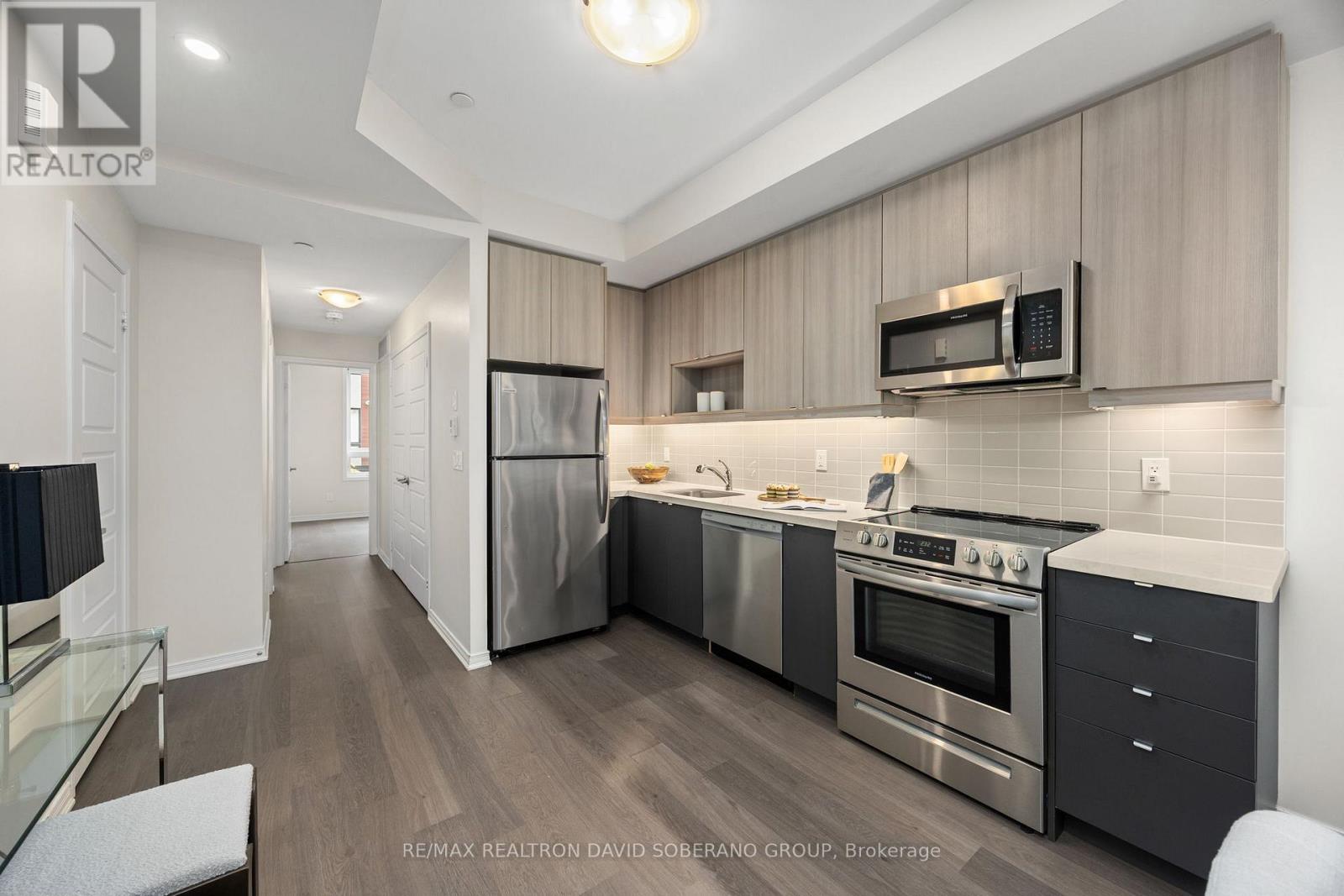 202 - 1120 Briar Hill Avenue, Toronto, Ontario  M6B 0A9 - Photo 9 - W12489890