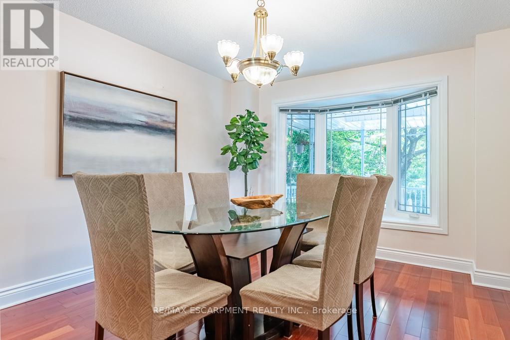 3036 Swansea Drive, Oakville, Ontario  L6L 6H9 - Photo 10 - W12489896