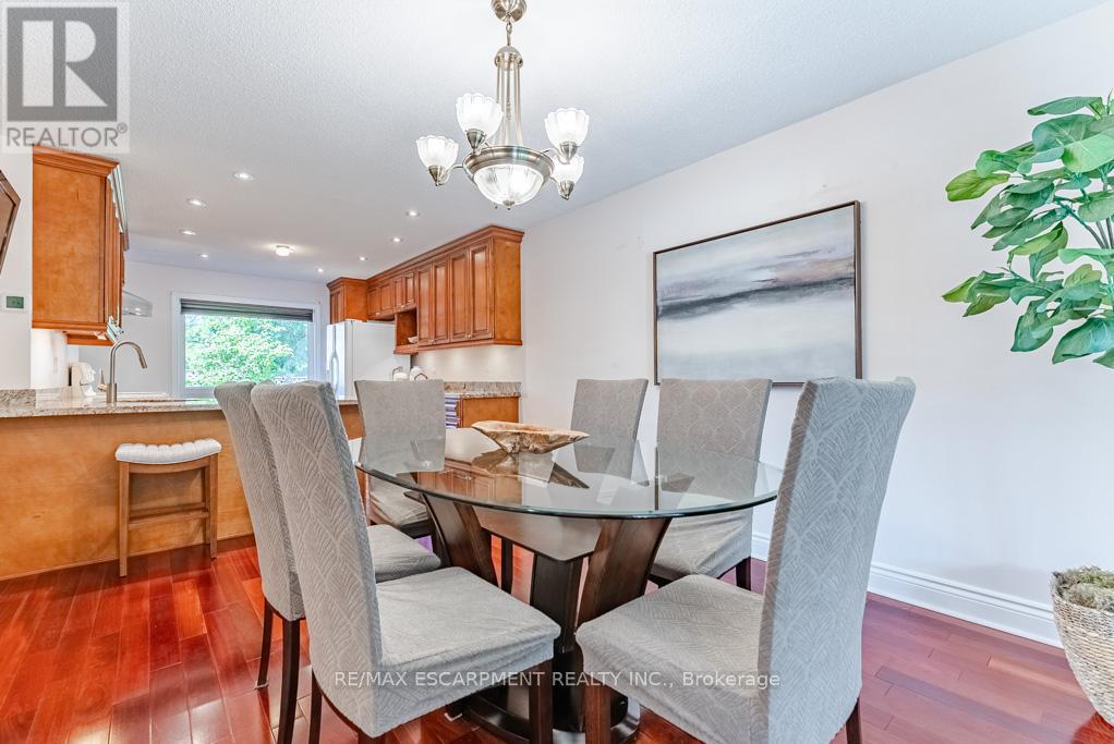 3036 Swansea Drive, Oakville, Ontario  L6L 6H9 - Photo 11 - W12489896