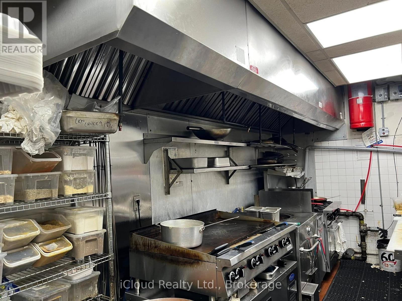 231 Lakeshore Road E, Mississauga, Ontario  L5G 1G8 - Photo 10 - W12489902