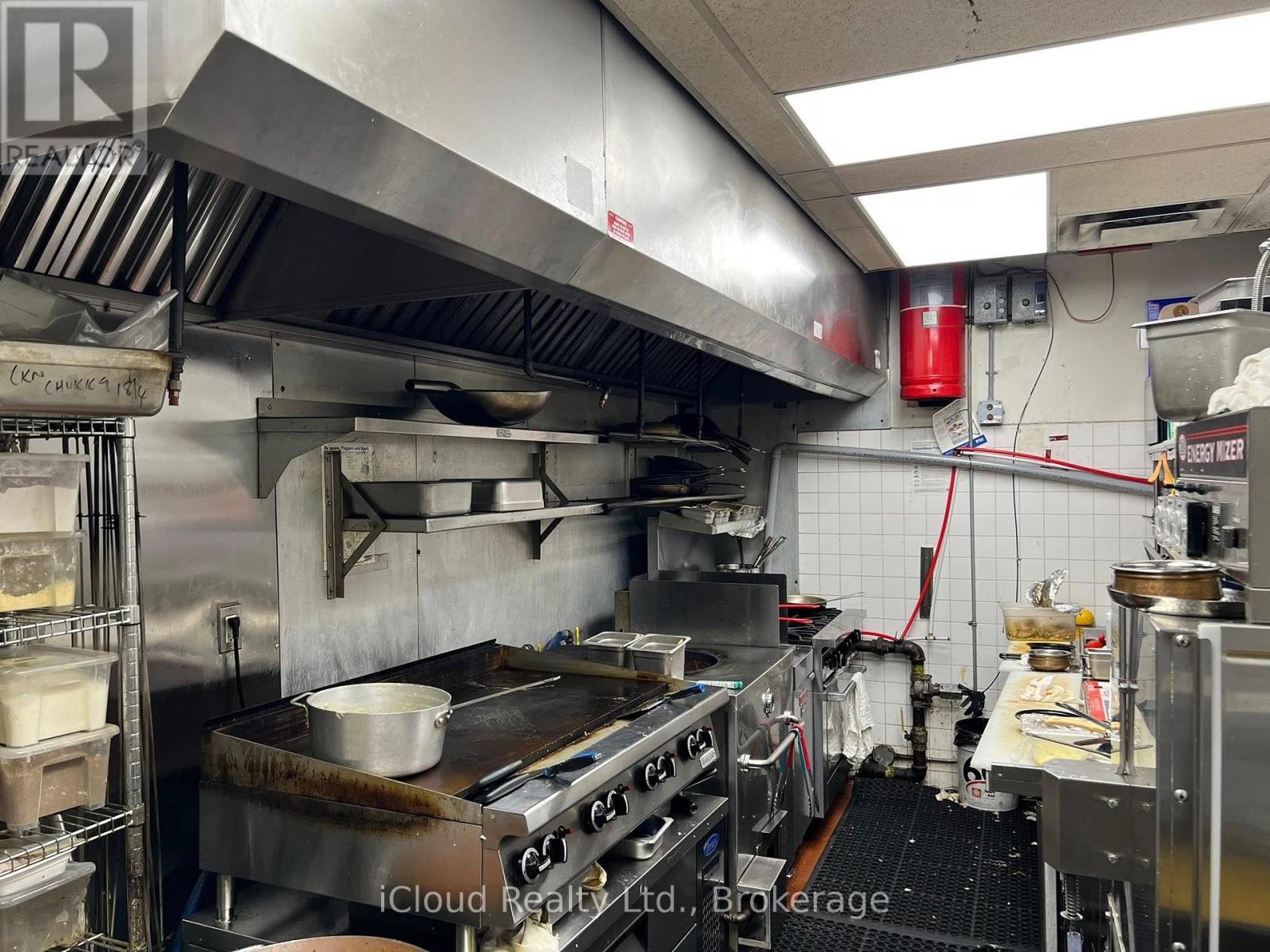 231 Lakeshore Road E, Mississauga, Ontario  L5G 1G8 - Photo 9 - W12489902