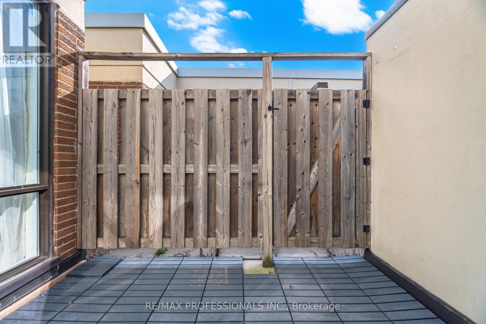 326 - 364 The East Mall, Toronto, Ontario  M9B 6C5 - Photo 30 - W12489914