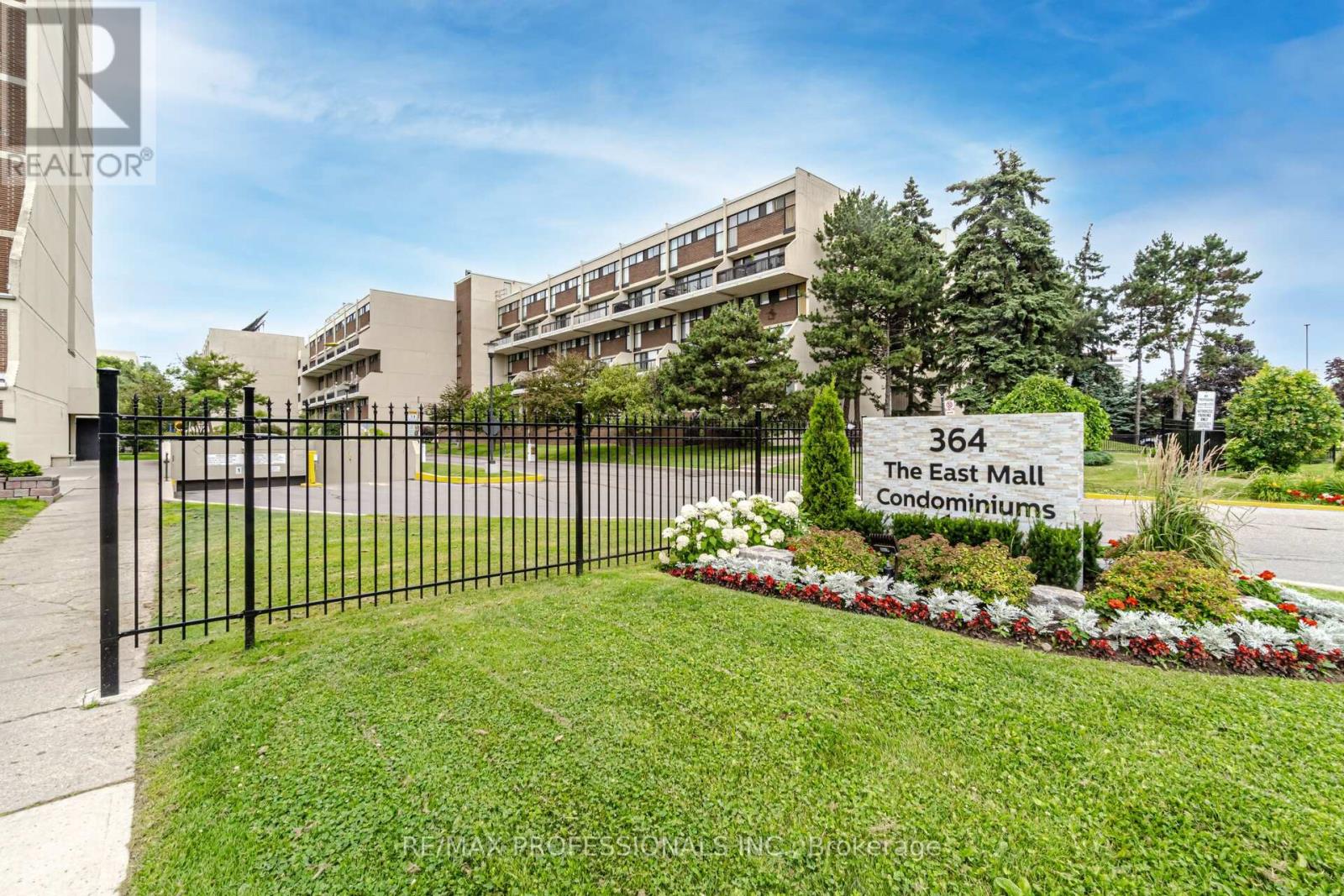 326b - 364 The East Mall, Toronto, Ontario  M9B 6C5 - Photo 46 - W12489914