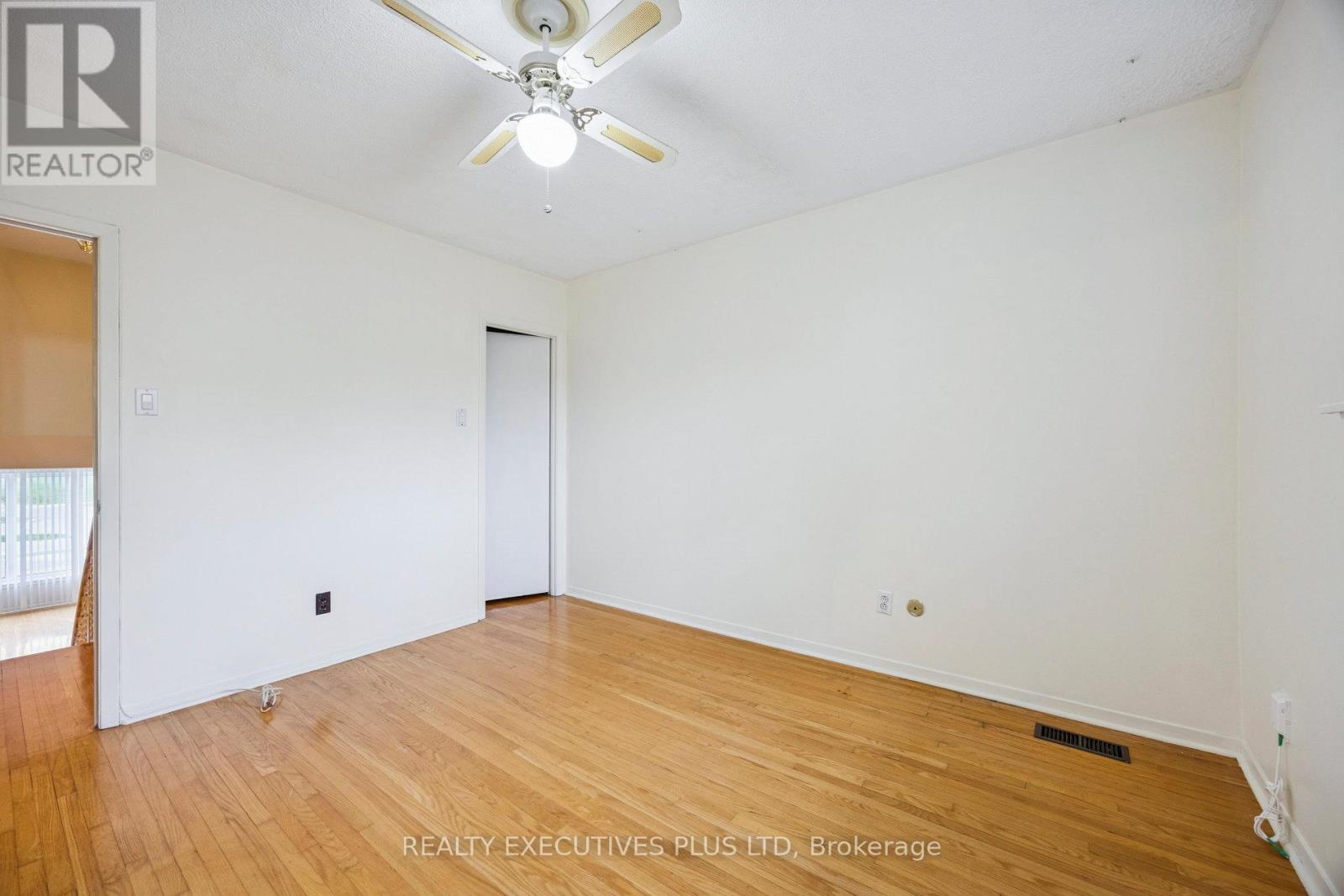 12 Bemberg Court, Toronto, Ontario  M9W 3V5 - Photo 13 - W12489922