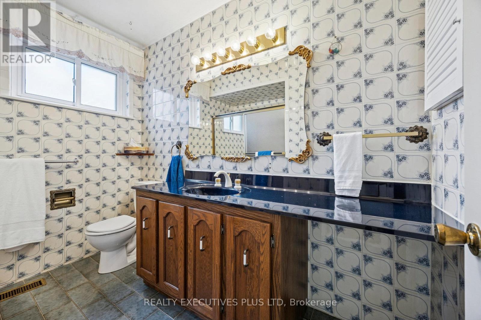 12 Bemberg Court, Toronto, Ontario  M9W 3V5 - Photo 16 - W12489922