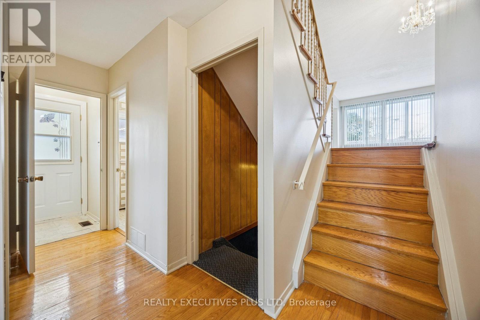 12 Bemberg Court, Toronto, Ontario  M9W 3V5 - Photo 18 - W12489922