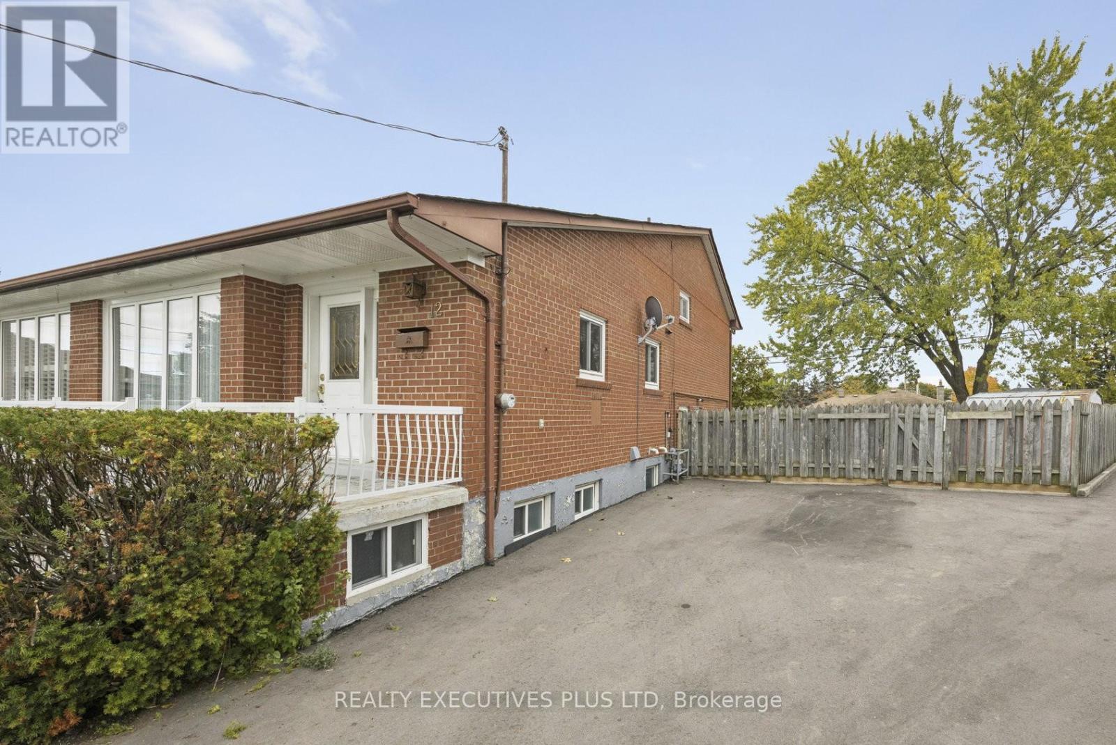 12 Bemberg Court, Toronto, Ontario  M9W 3V5 - Photo 2 - W12489922