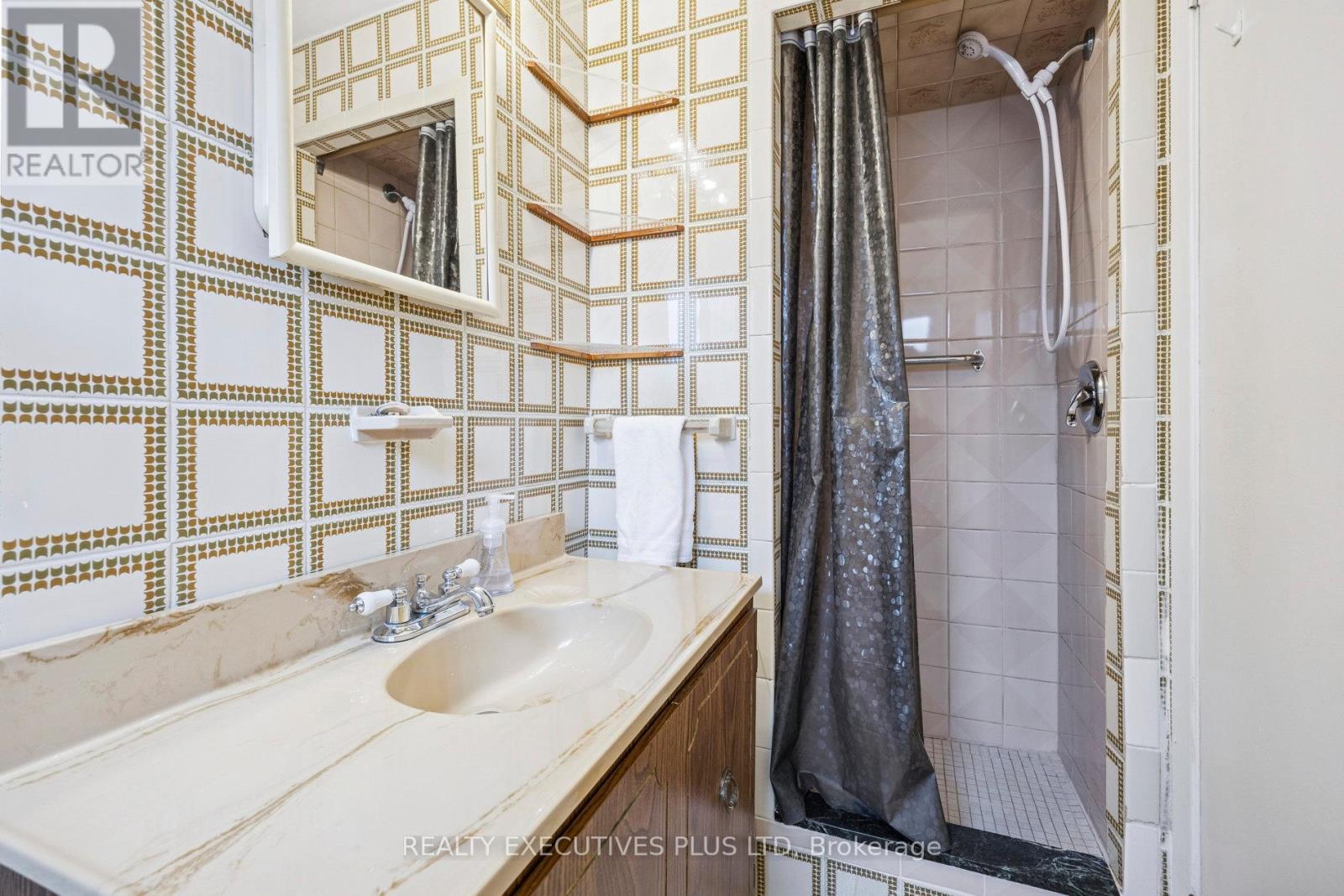 12 Bemberg Court, Toronto, Ontario  M9W 3V5 - Photo 24 - W12489922