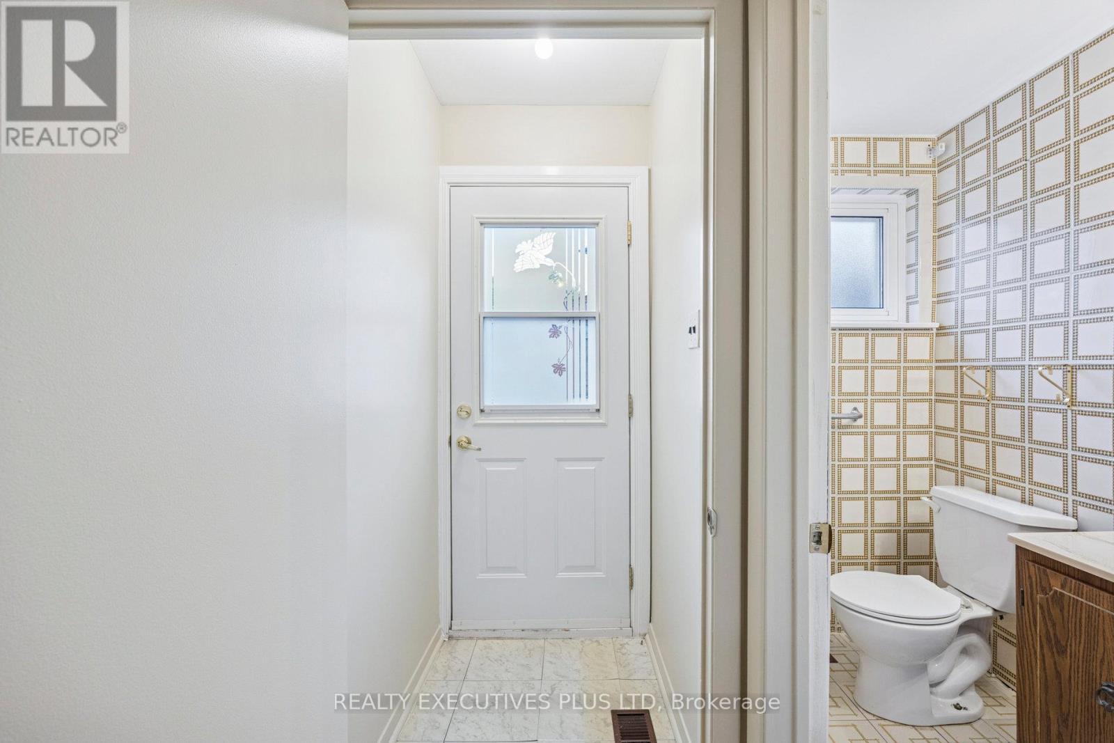 12 Bemberg Court, Toronto, Ontario  M9W 3V5 - Photo 26 - W12489922