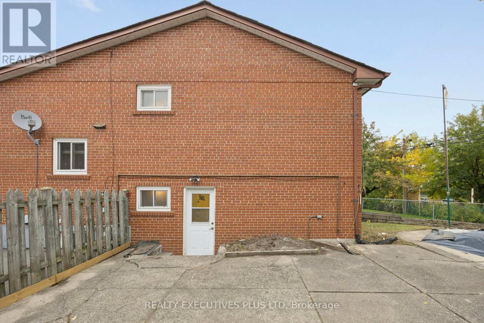 12 Bemberg Court, Toronto, Ontario  M9W 3V5 - Photo 31 - W12489922