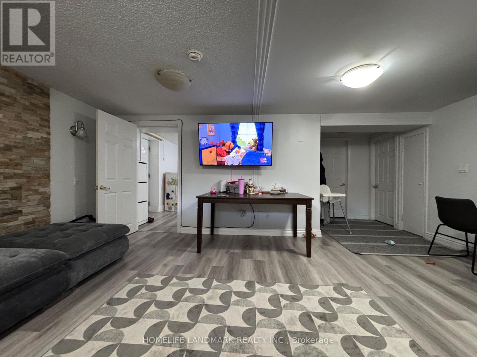 7 Windal Avenue, Toronto, Ontario  M9N 2C2 - Photo 34 - W12489938