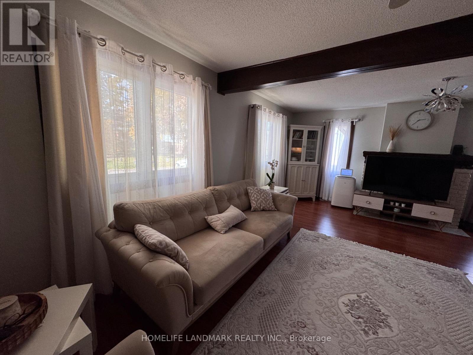 7 Windal Avenue, Toronto, Ontario  M9N 2C2 - Photo 8 - W12489938