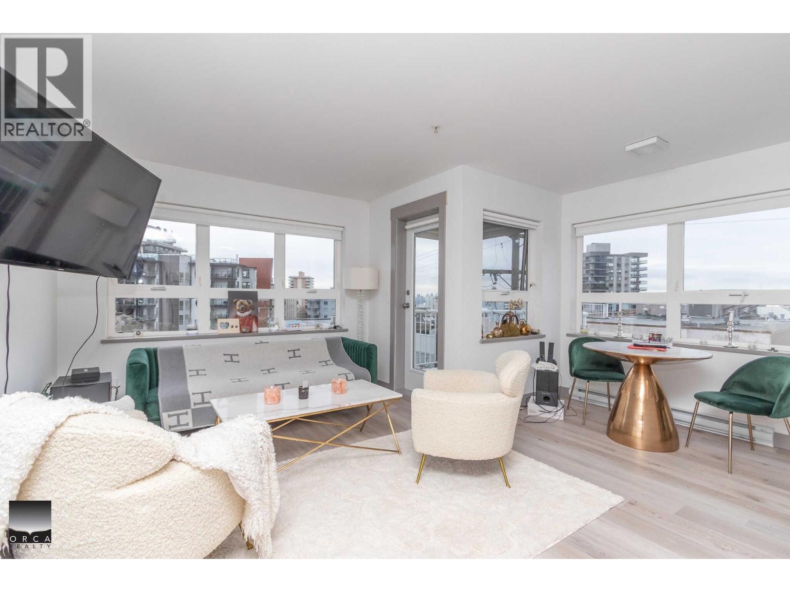 404 121 E 12th Street, North Vancouver, British Columbia  V7M 3H6 - Photo 9 - R3063220