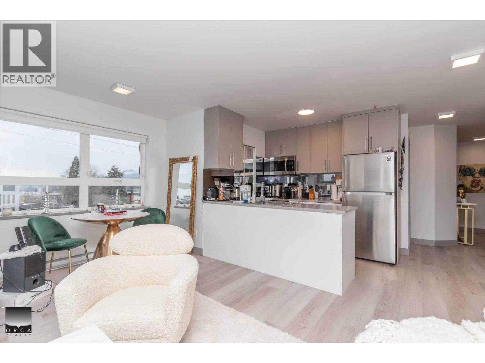 404 121 E 12th Street, North Vancouver, British Columbia  V7M 3H6 - Photo 4 - R3063220