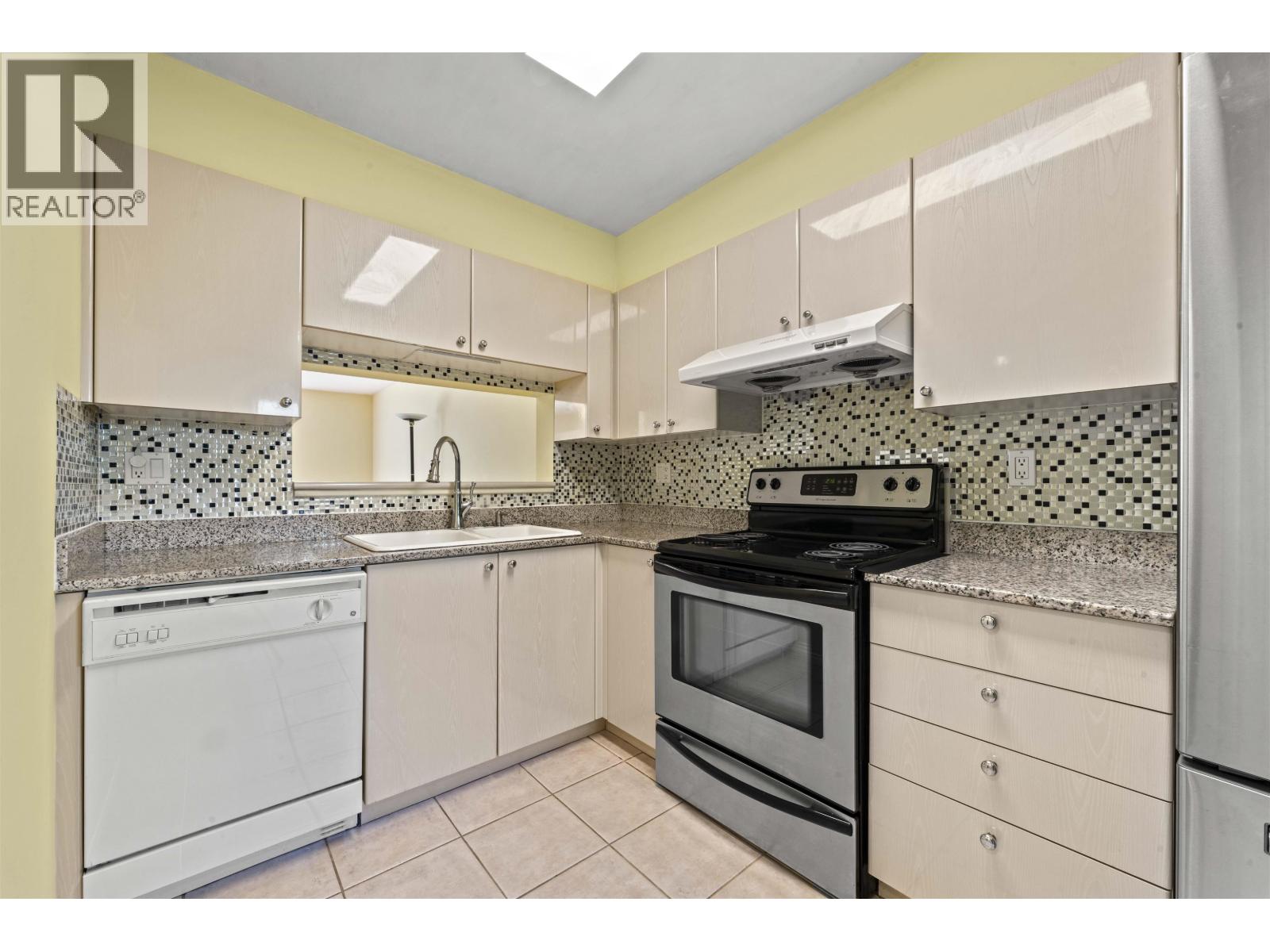 27 6670 Rumble Street, Burnaby, British Columbia  V5E 4L4 - Photo 8 - R3063181