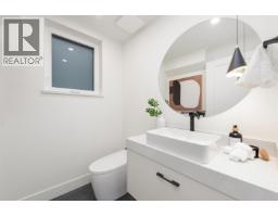 1 65 E KING EDWARD AVENUE