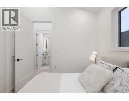 1 65 E KING EDWARD AVENUE