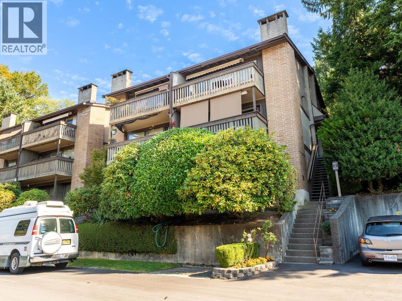 1039 OLD LILLOOET ROAD, North Vancouver, British Columbia