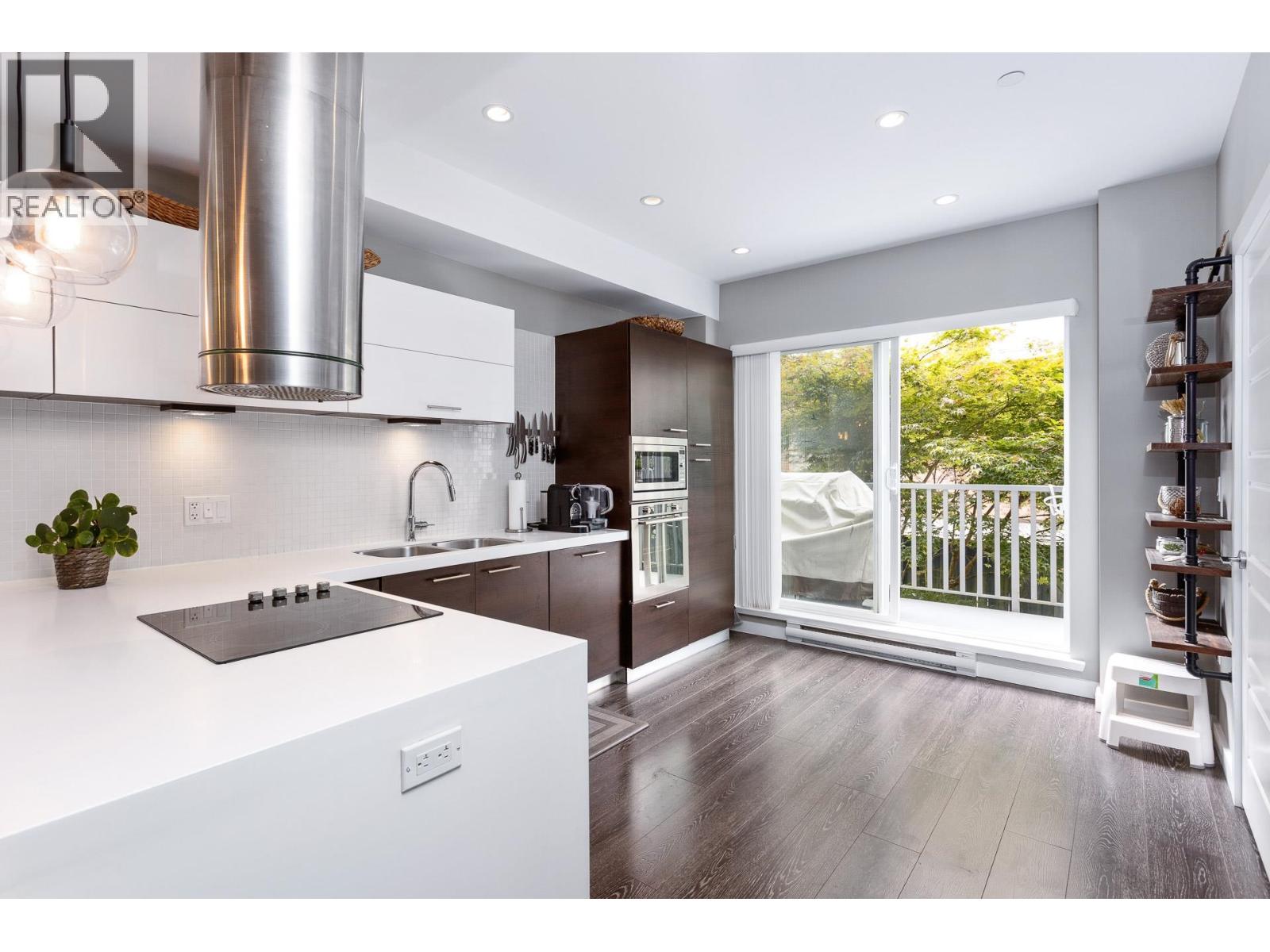 9 22388 124 Avenue, Maple Ridge, British Columbia  V2X 4J5 - Photo 2 - R3063186