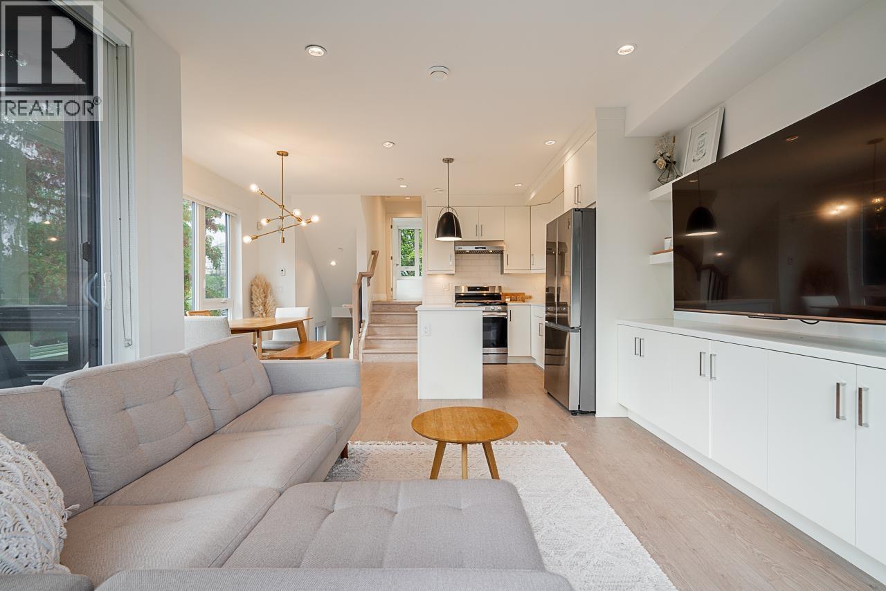 4756 Duchess Street, Vancouver, British Columbia  V5R 0K3 - Photo 5 - R3063204