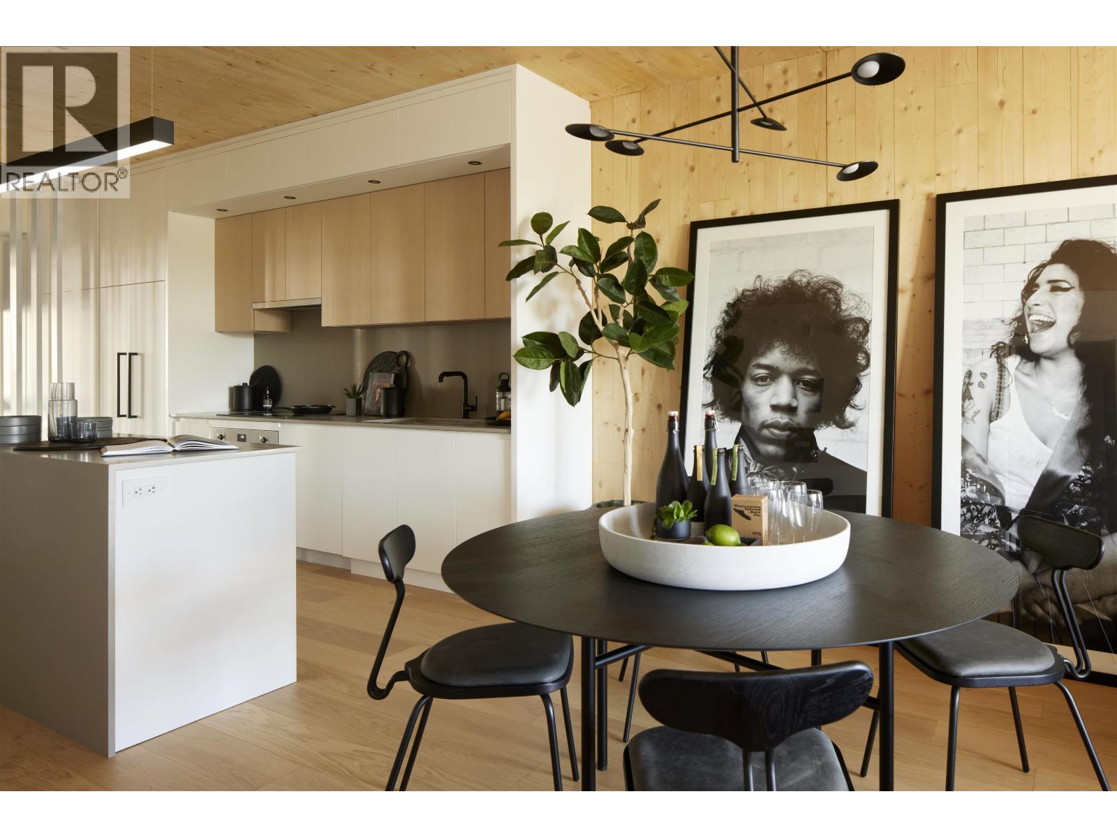 316 310 SALTER STREET, New Westminster, British Columbia