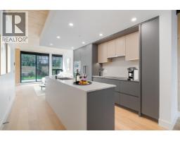 121 310 SALTER STREET, New Westminster, British Columbia