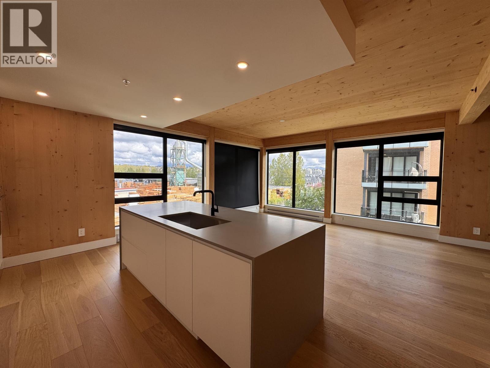 201 310 Salter Street, New Westminster, British Columbia  V3M 0N7 - Photo 4 - R3063208