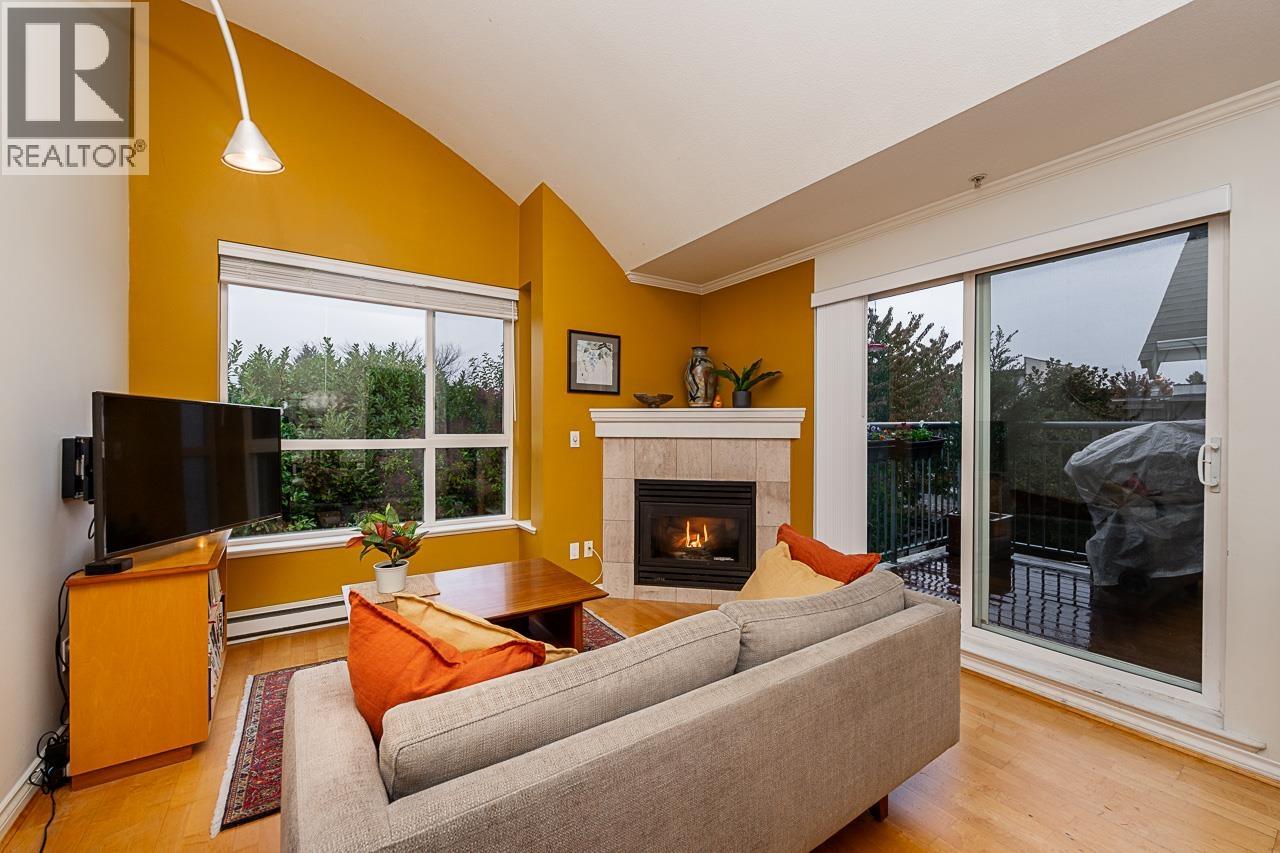 403 1617 GRANT STREET, Vancouver, British Columbia