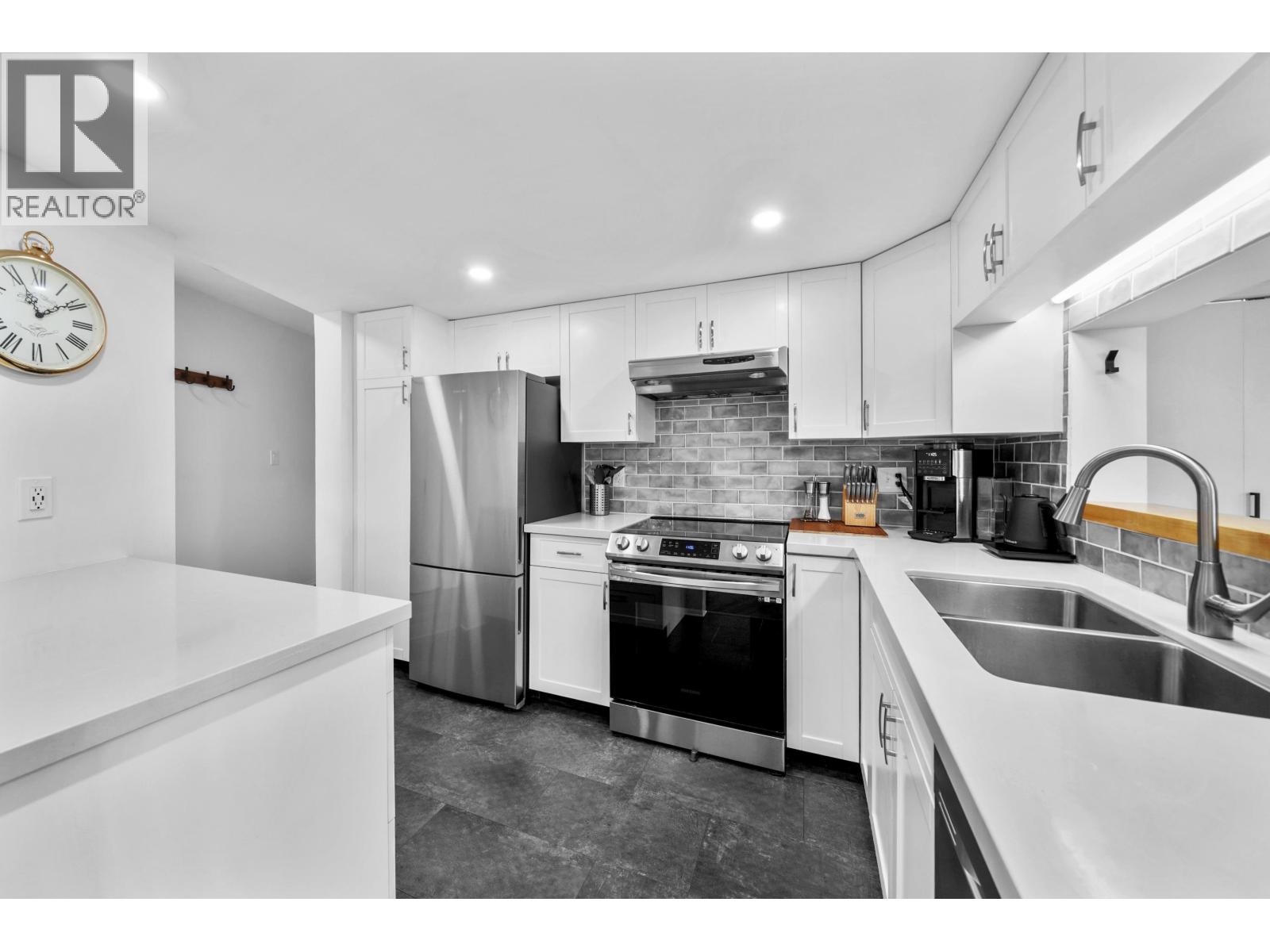 803 995 Roche Point Drive, North Vancouver, British Columbia  V7H 2X4 - Photo 9 - R3063215