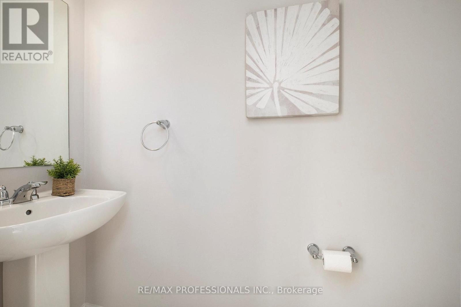 2241 Watercolours Way, Ottawa, Ontario  K2J 6R2 - Photo 11 - X12489864