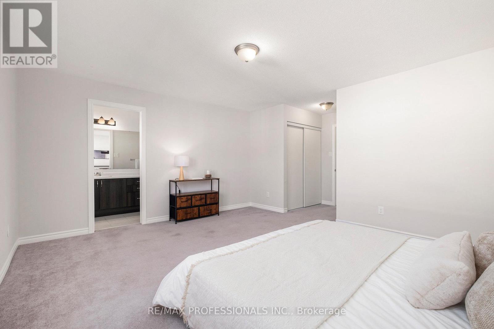 2241 Watercolours Way, Ottawa, Ontario  K2J 6R2 - Photo 13 - X12489864