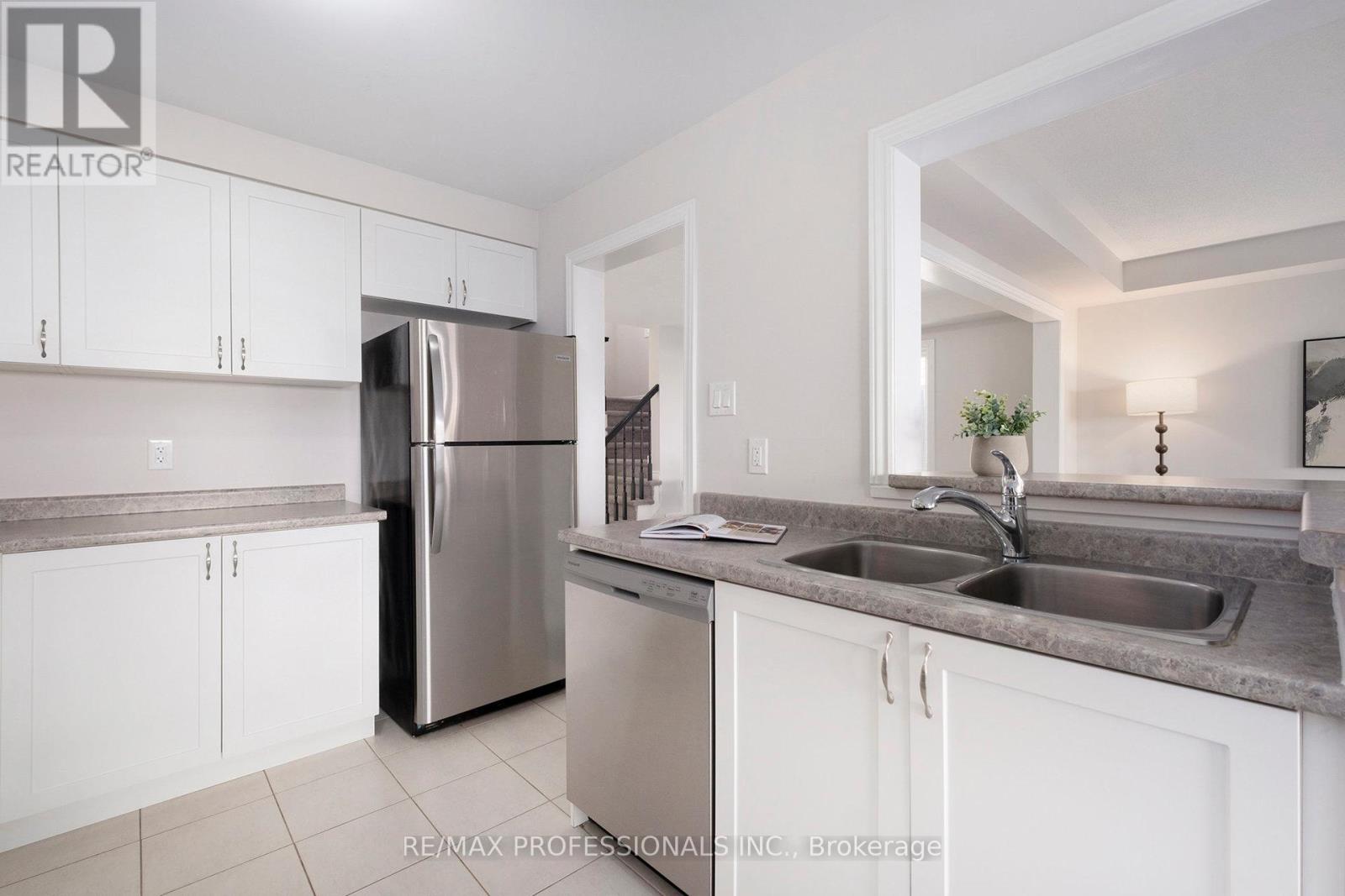 2241 Watercolours Way, Ottawa, Ontario  K2J 6R2 - Photo 7 - X12489864